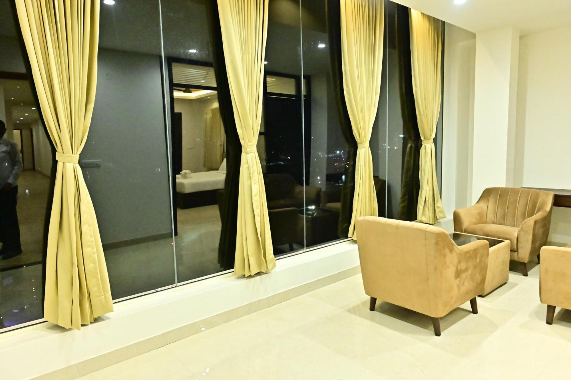 Downtown The Mallika Sapphire Chikmagalur Bagian luar foto